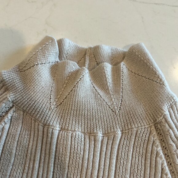 NWOT 100% merino wool light grey sweater from Petite Studio NYC XS X-small - Picture 6 of 8